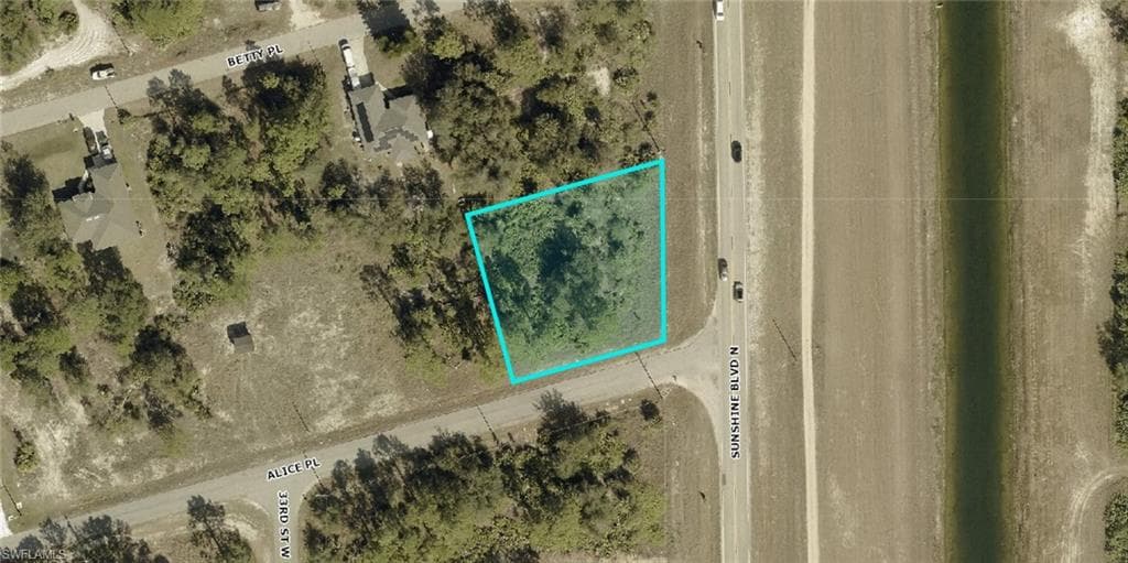 2500 Alice PL LEHIGH ACRES, FL 33971