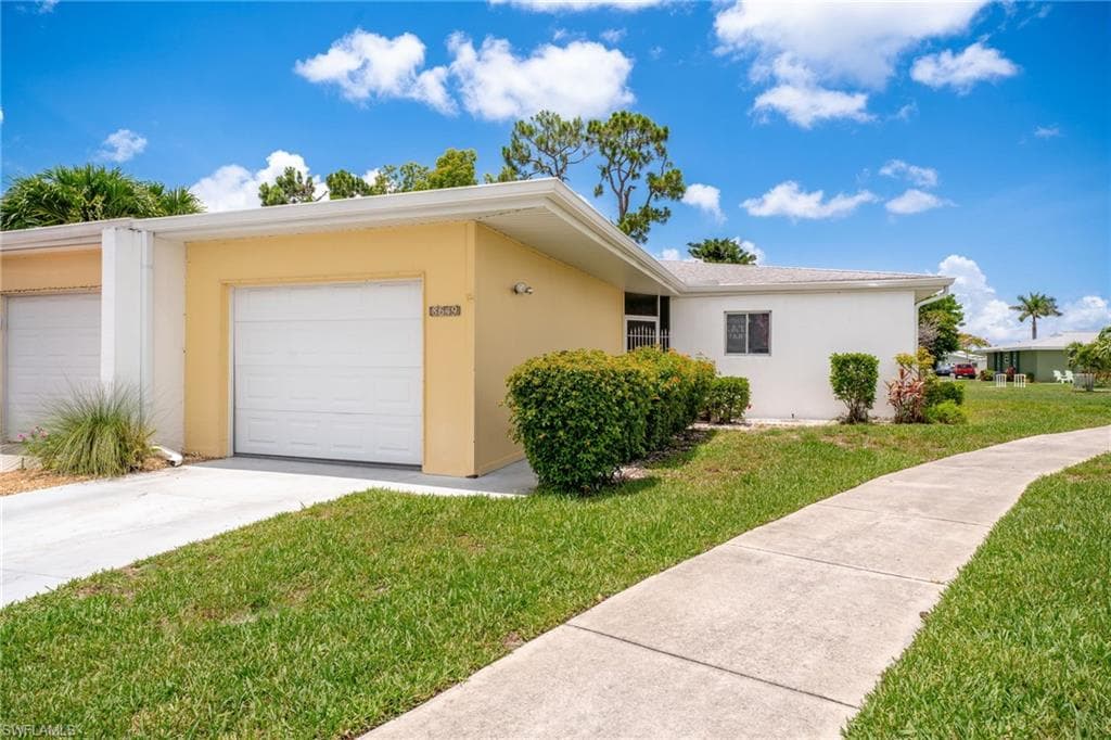 8649 Flores CT FORT MYERS, FL 33907