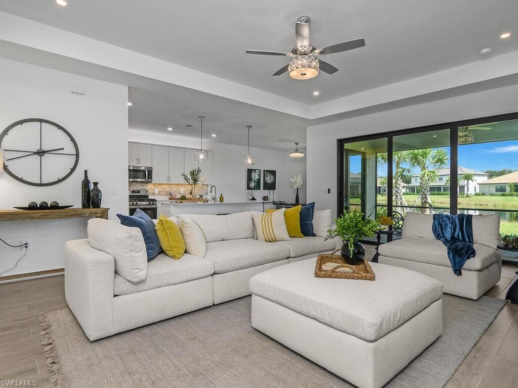 21079 Hallandale DR ESTERO, FL 33928