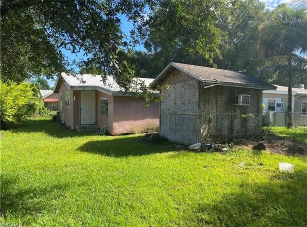 455 Clark ST NORTH FORT MYERS, FL 33903