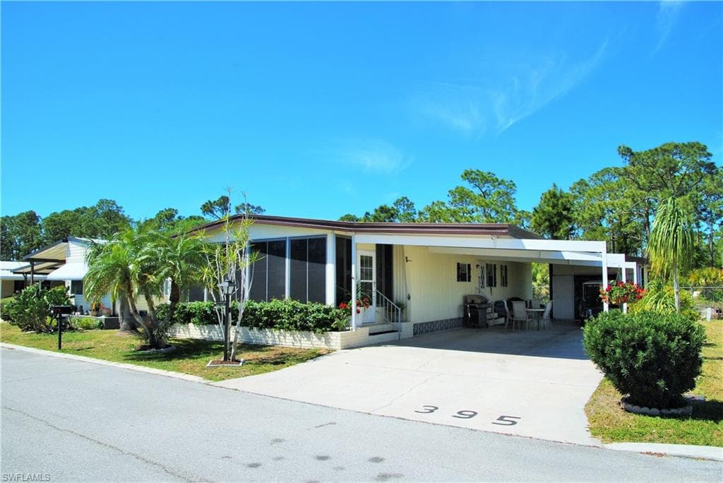 395 Snead DR NORTH FORT MYERS, FL 33903