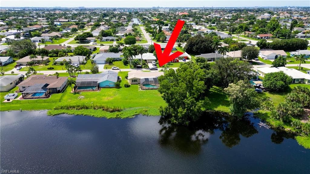 821 SE 41st ST CAPE CORAL, FL 33904