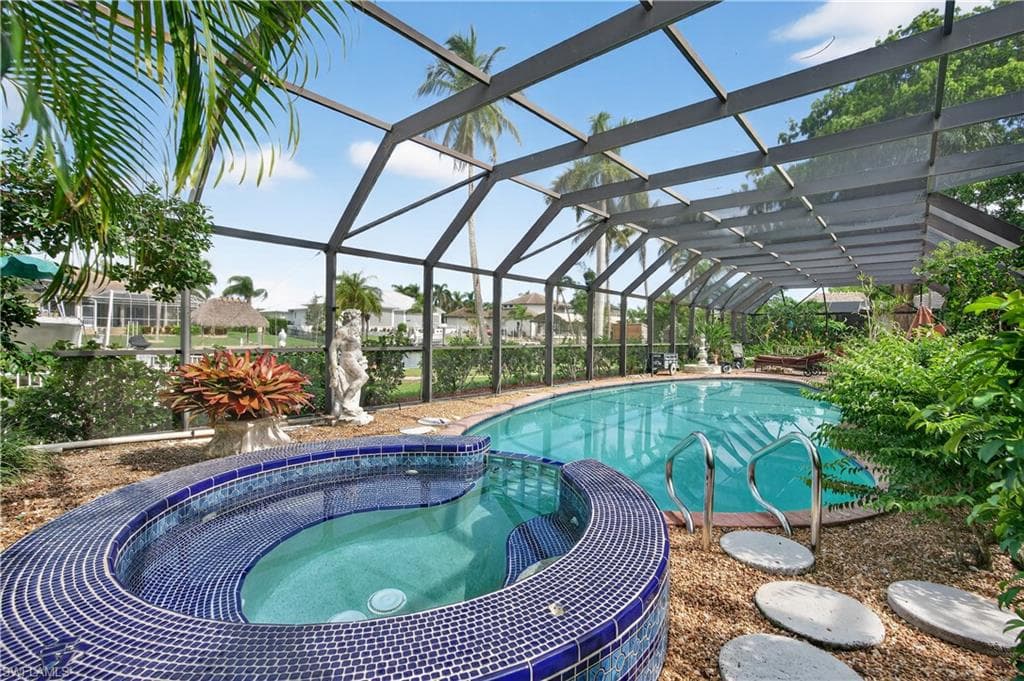 931 Scott DR MARCO ISLAND, FL 34145