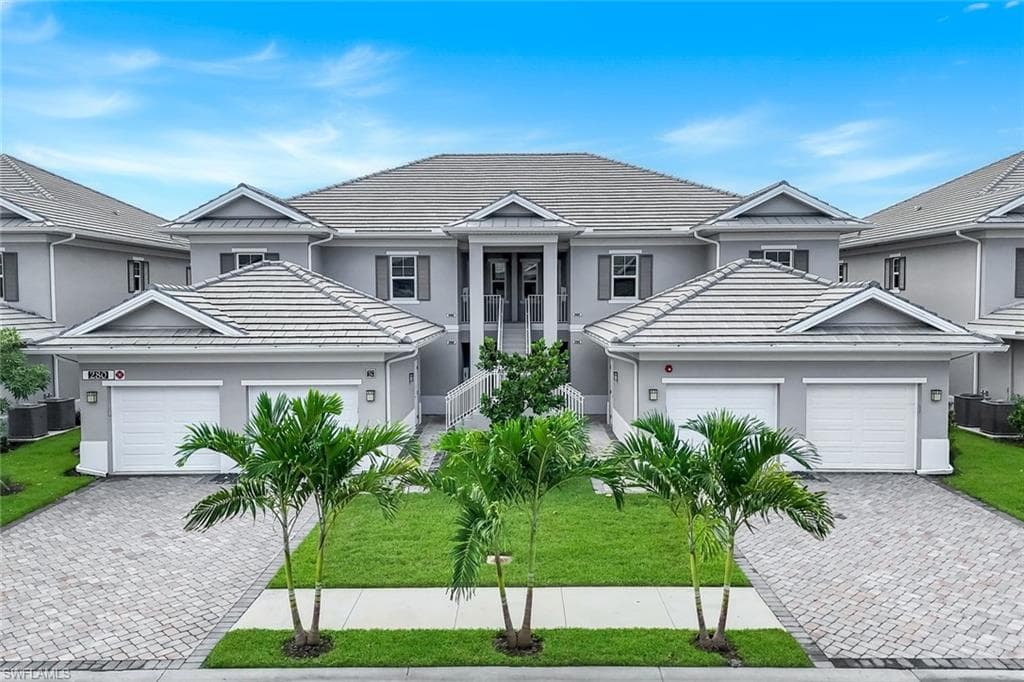 286 Indies DR E 101,102,201,202 NAPLES, FL 34114