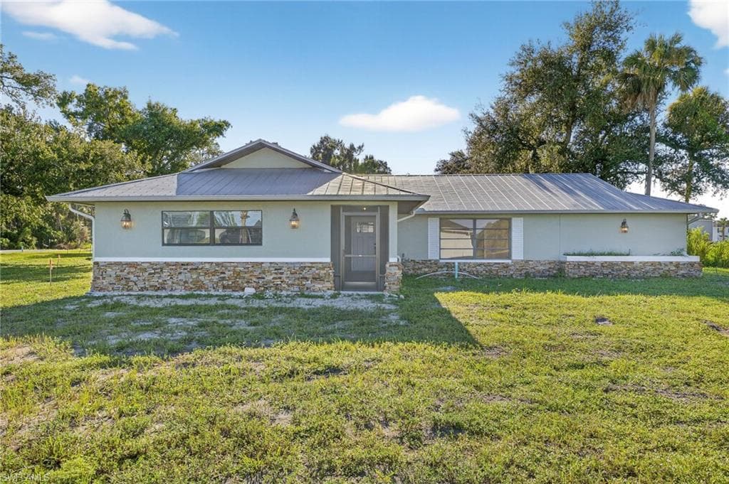 10735 Clementine PL NORTH FORT MYERS, FL 33917