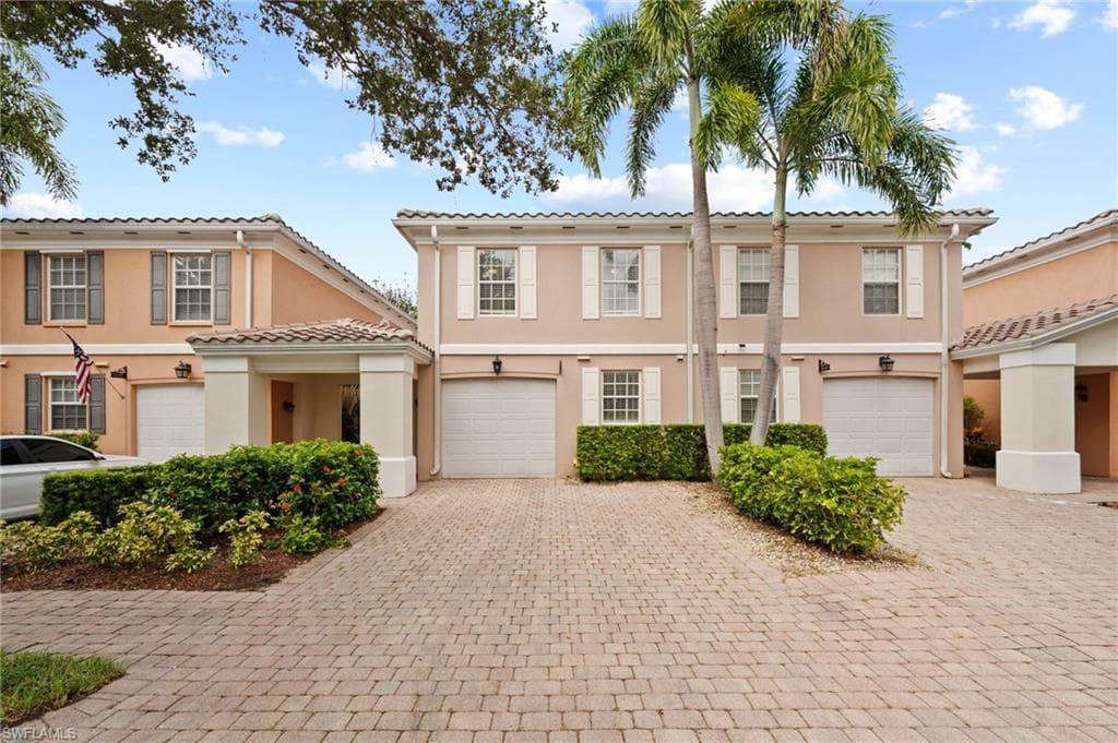 5453 Cove CIR 103 NAPLES, FL 34119