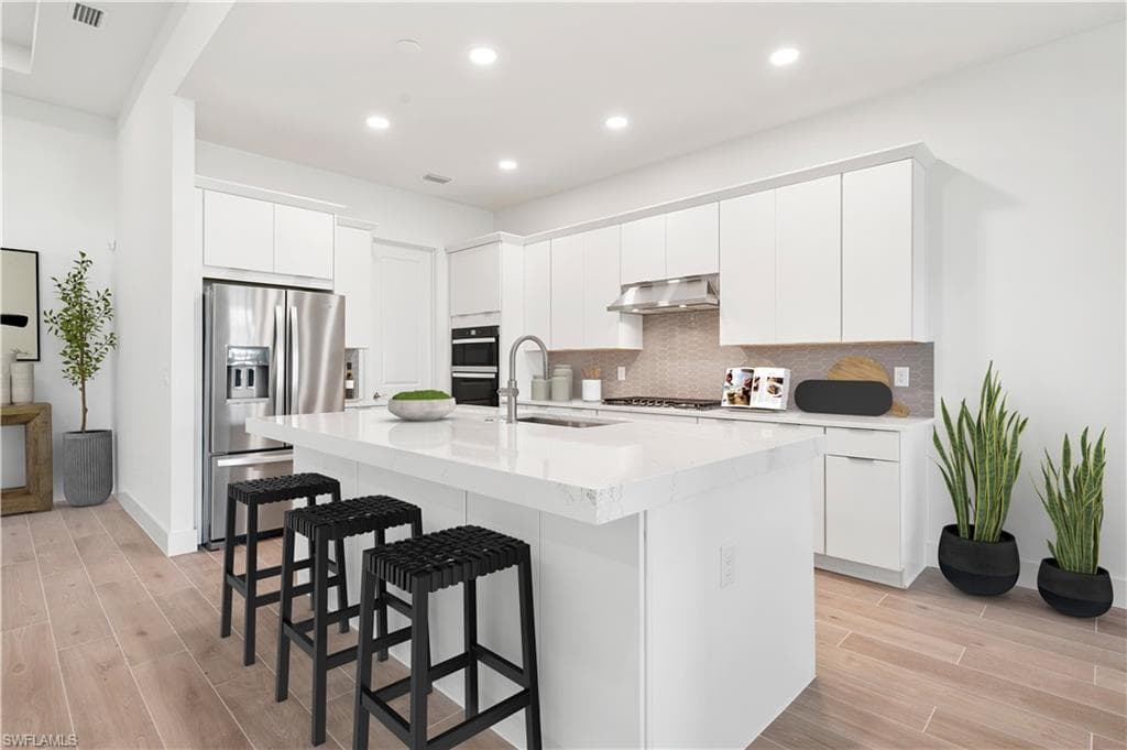 9037 Wisteria WAY NAPLES, FL 34114