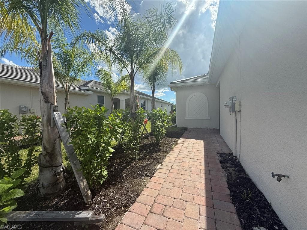 2224 Dragonfruit WAY NAPLES, FL 34120