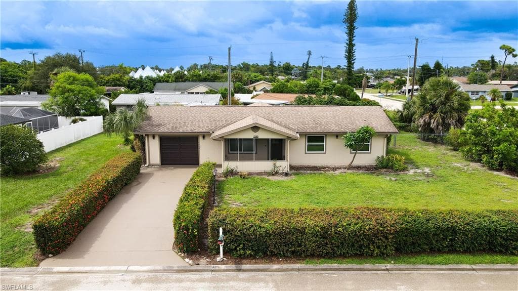 7233 Coolidge RD FORT MYERS, FL 33967