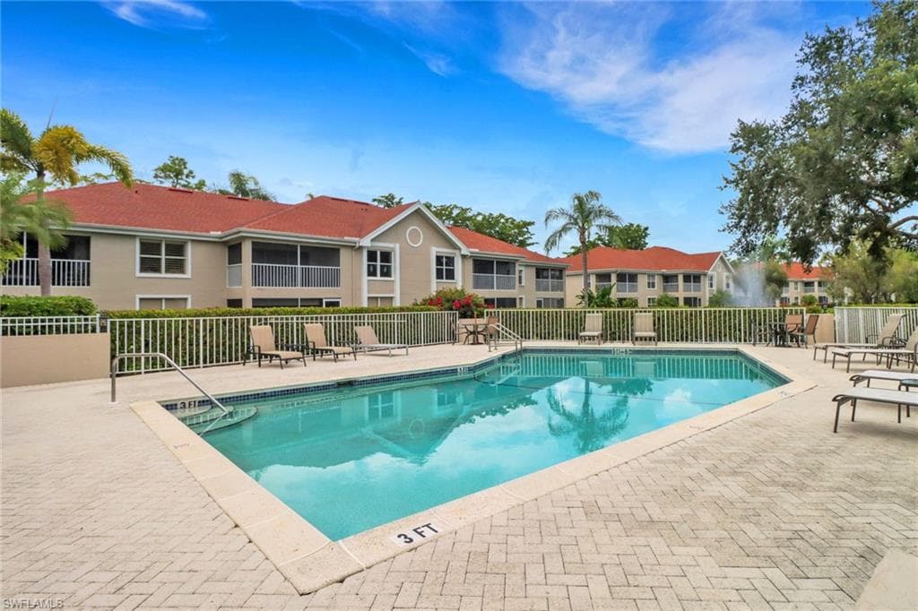 9836 Luna CIR F102 NAPLES, FL 34109