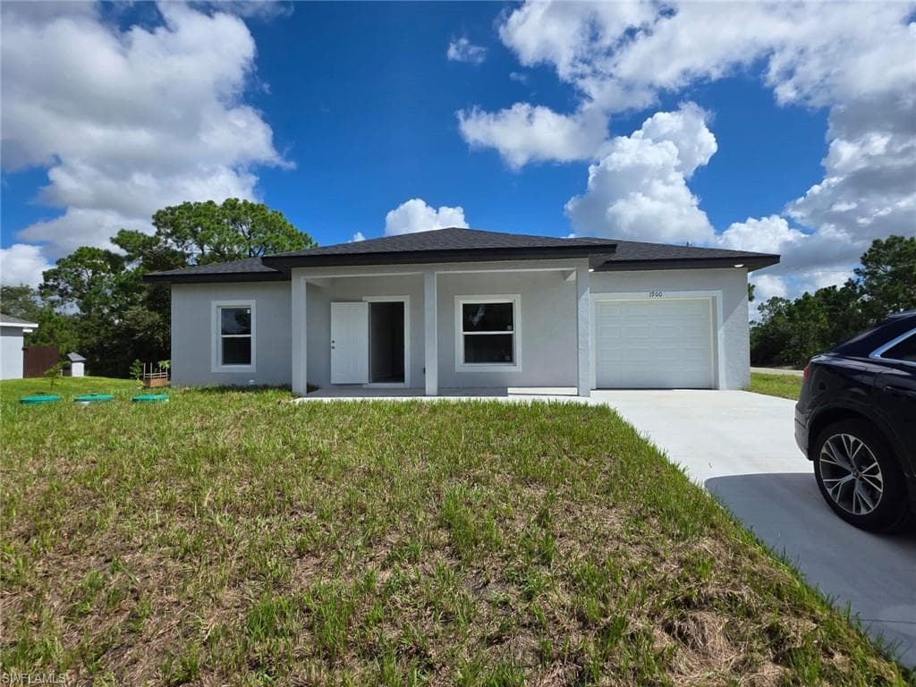 1900 W 14th ST LEHIGH ACRES, FL 33972