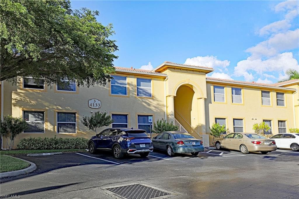 4133 Bellasol CIR 322 FORT MYERS, FL 33916