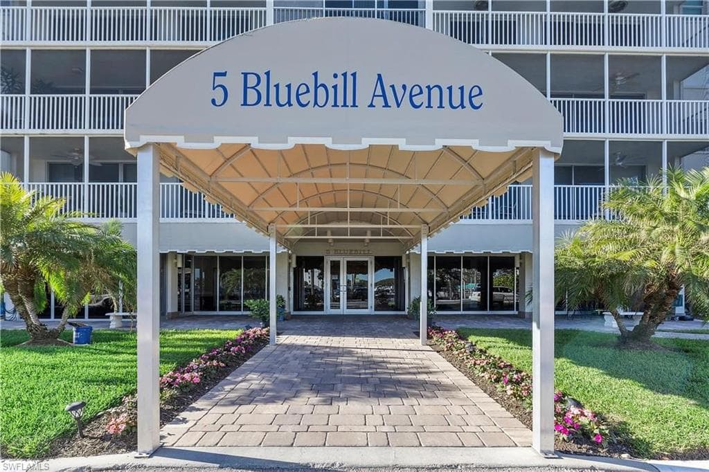 5 Bluebill AVE 701 NAPLES, FL 34108