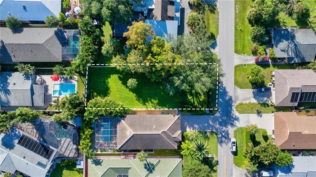 790 97th AVE N NAPLES, FL 34108