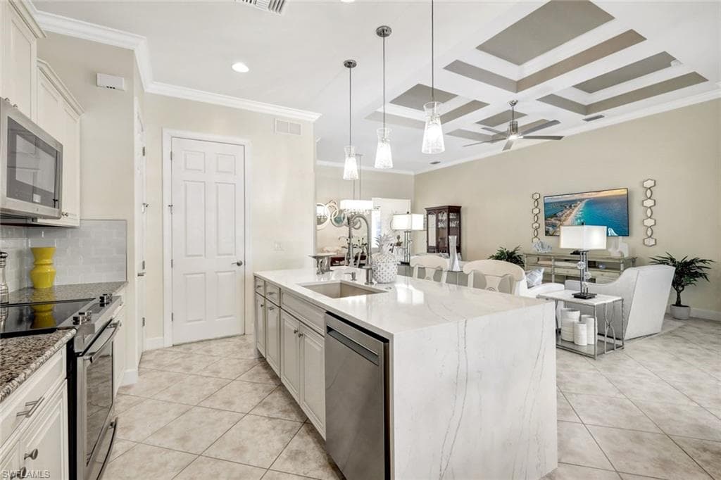 12121 Chrasfield Chase FORT MYERS, FL 33913