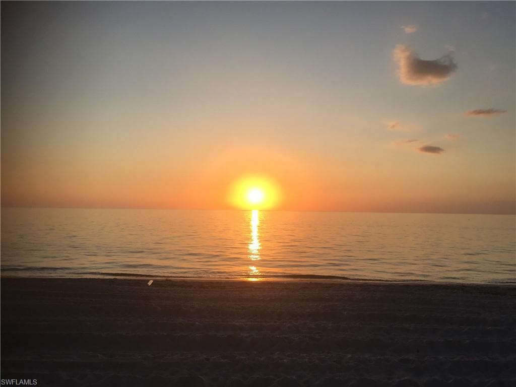 6585 Nicholas BLVD 1001 NAPLES, FL 34108