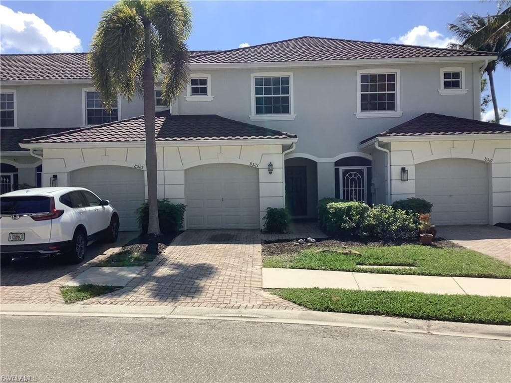 8523 Athena CT LEHIGH ACRES, FL 33971