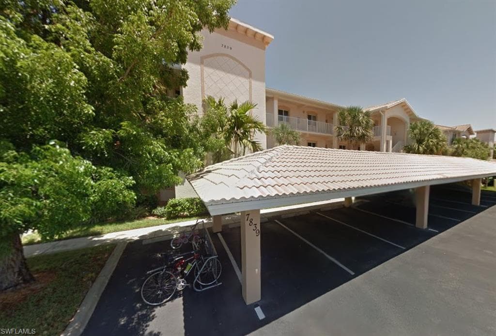 7839 Regal Heron CIR 202 NAPLES, FL 34104