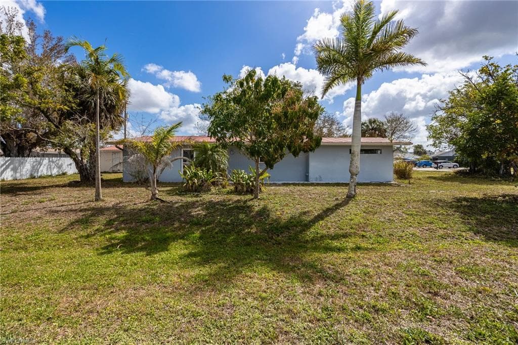 16781 Gina WAY FORT MYERS, FL 33908