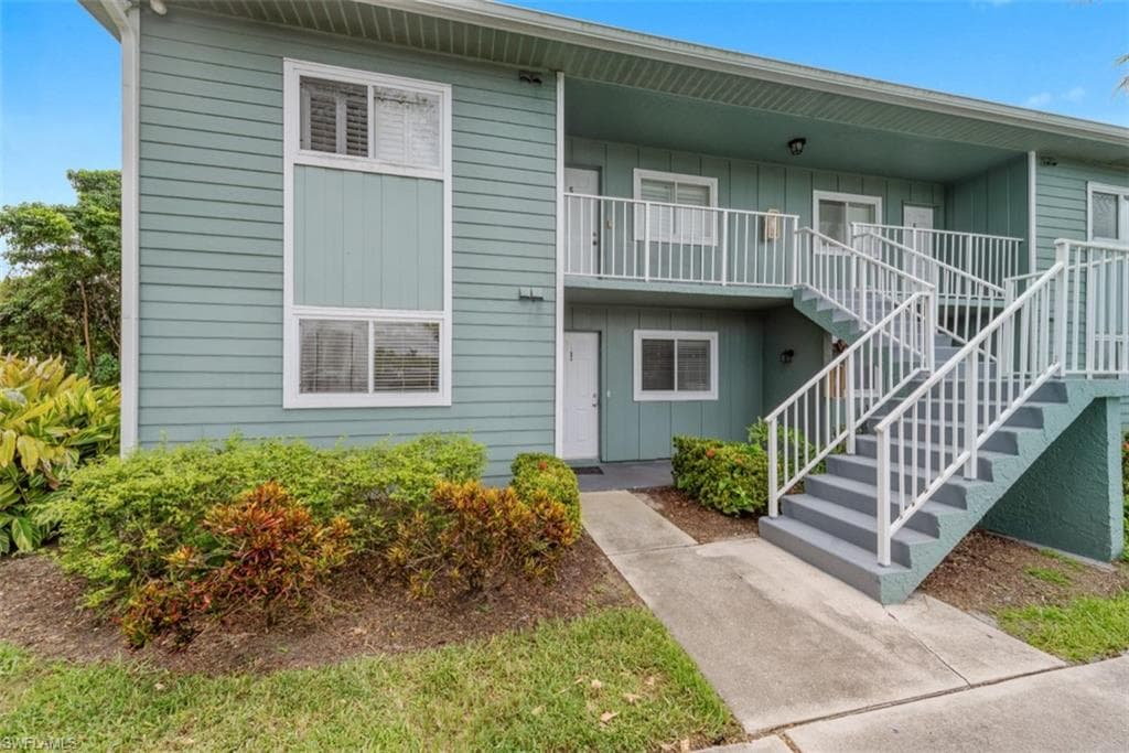 134 Cypress WAY E 301 NAPLES, FL 34110
