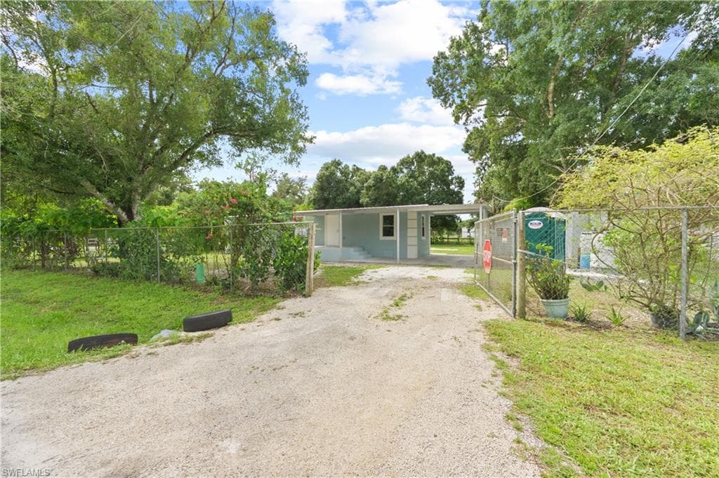 1363 Shawnee AVE LABELLE, FL 33935