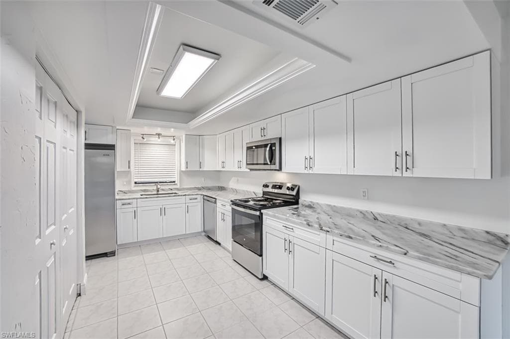 10022 Oxfordshire LN 105 FORT MYERS, FL 33908