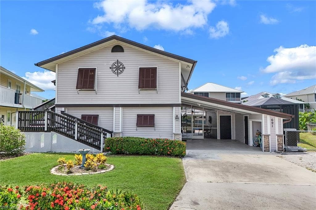 691 Palm AVE GOODLAND, FL 34140