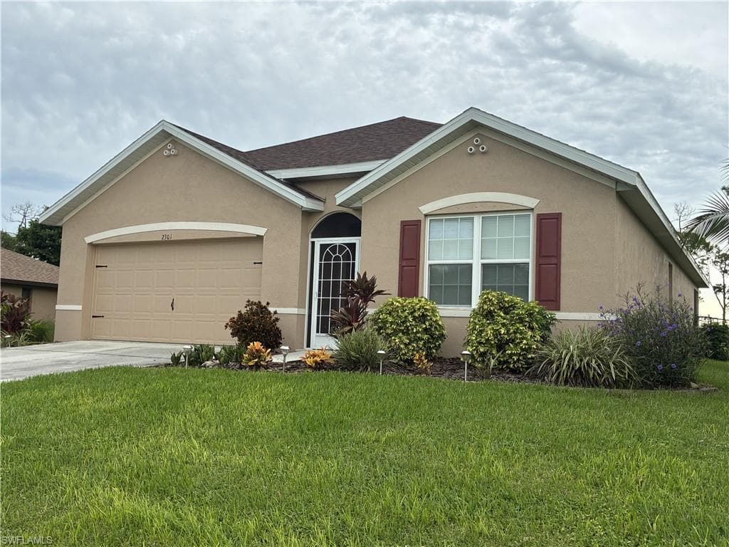 2301 SW 38th TER CAPE CORAL, FL 33914