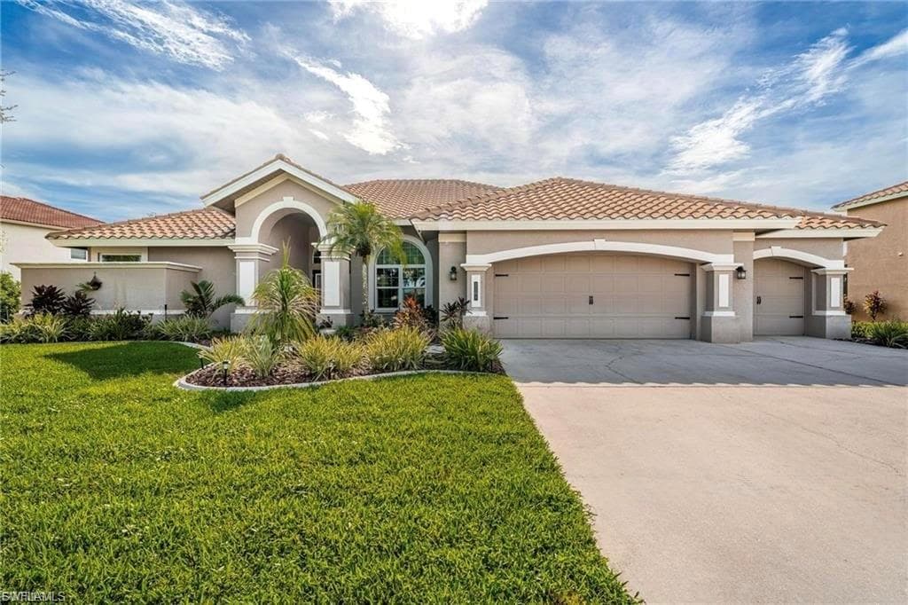 2201 Oxford Ridge CIR LEHIGH ACRES, FL 33973
