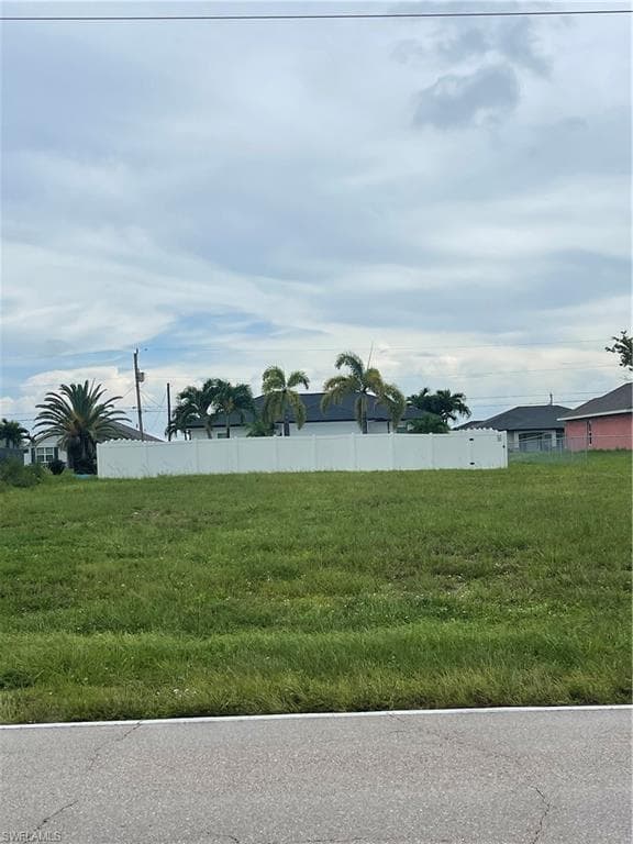318 Kismet PKWY W CAPE CORAL, FL 33993