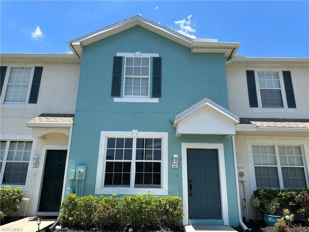 3627 Pine Oak CIR 102 FORT MYERS, FL 33916