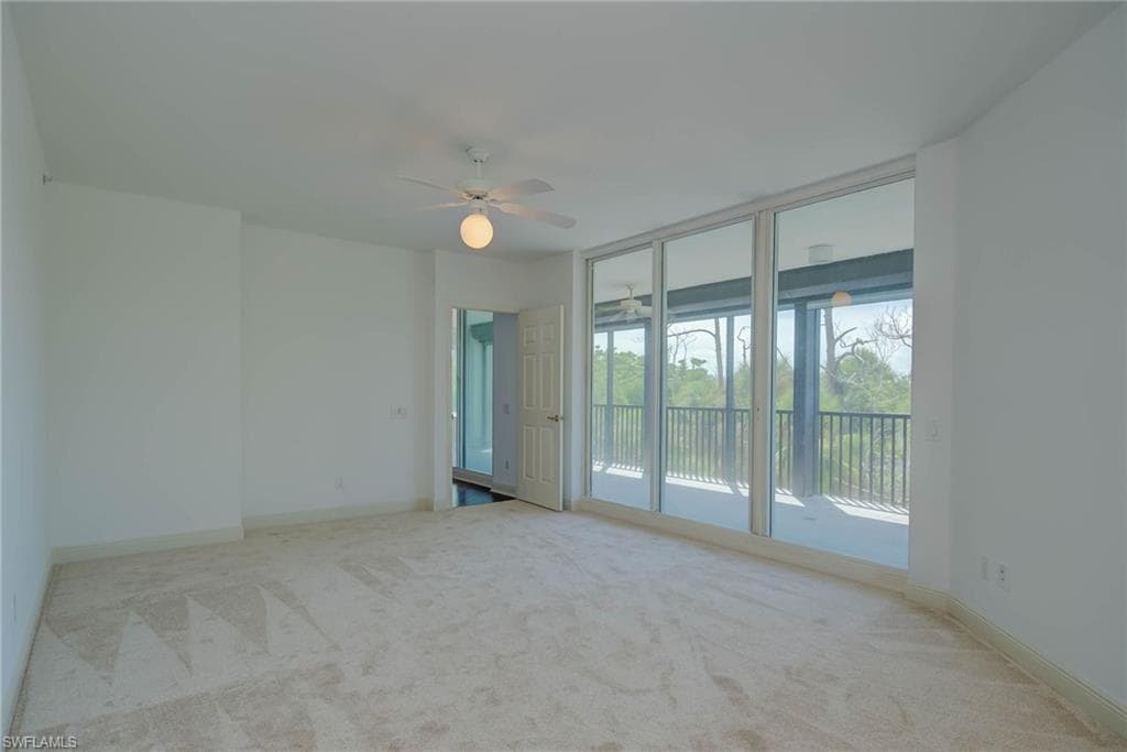 445 Cove Towers DR 304 NAPLES, FL 34110
