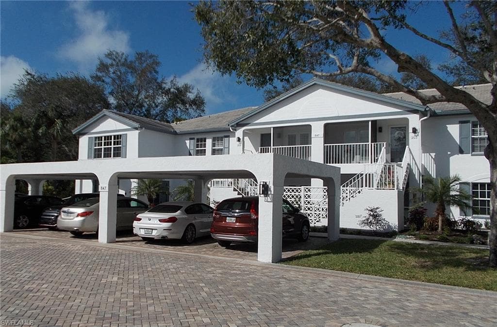 847 Tanbark DR 101 NAPLES, FL 34108