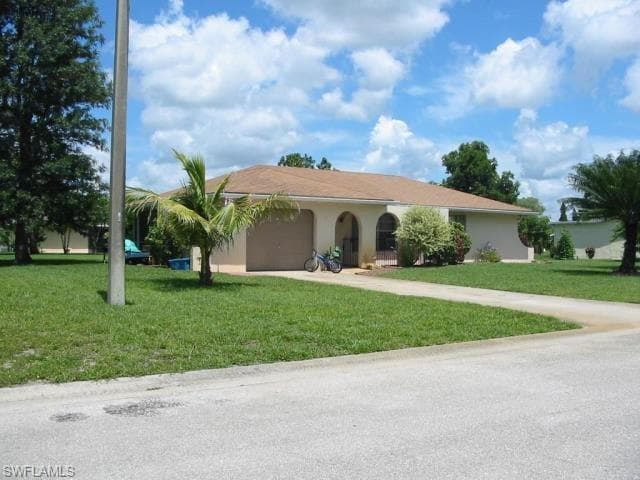 19 Charwood CIR LEHIGH ACRES, FL 33936