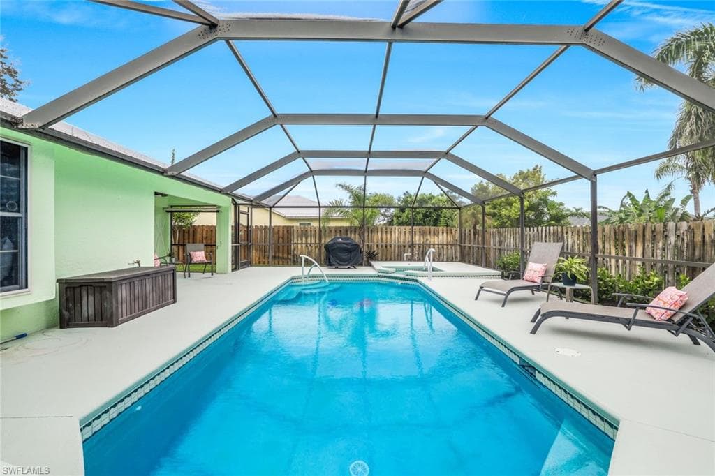 45 Wickliffe DR NAPLES, FL 34110
