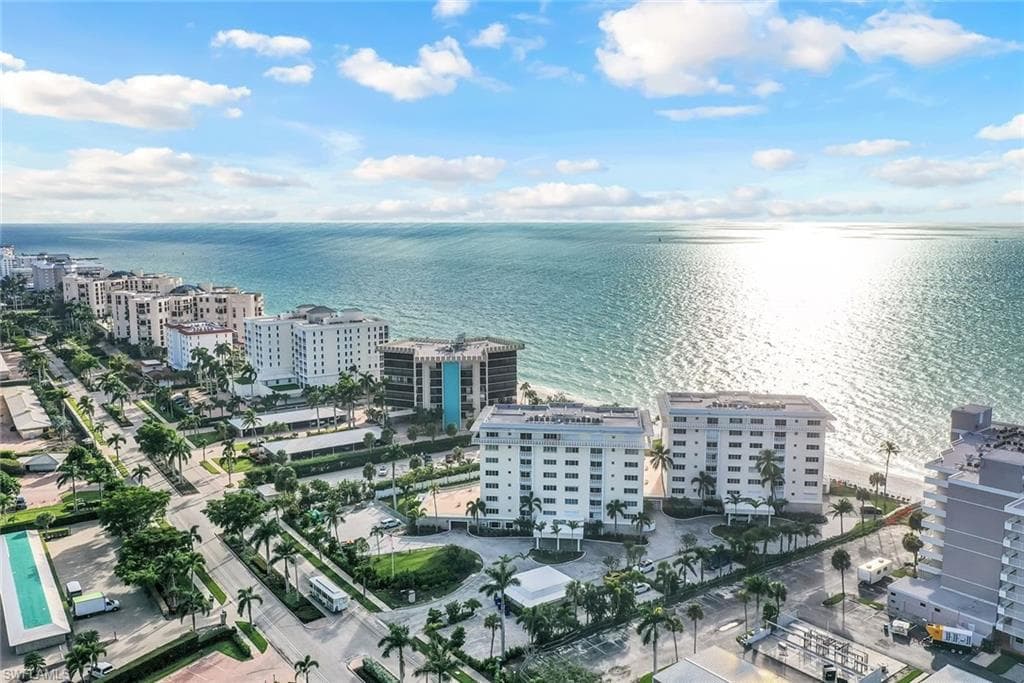 3401 Gulf Shore BLVD N 303 NAPLES, FL 34103