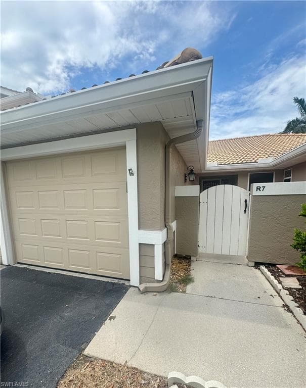 351 Emerald Bay CIR R7 NAPLES, FL 34110
