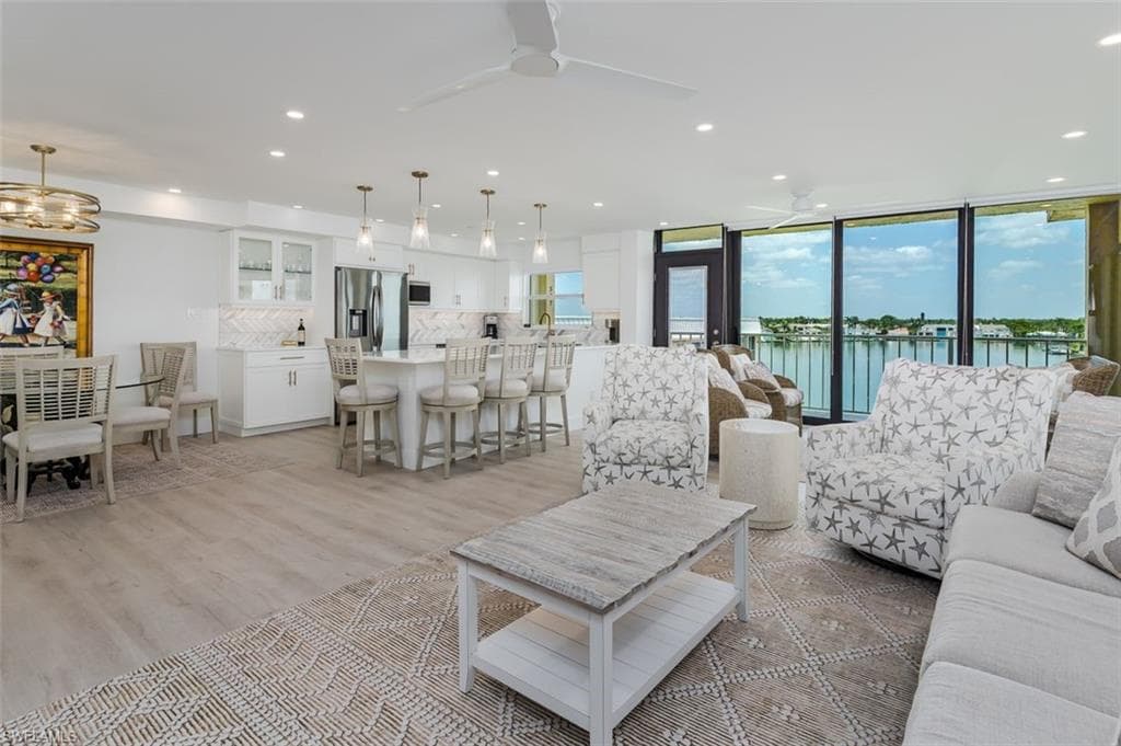 3450 Gulf Shore BLVD N 508 NAPLES, FL 34103
