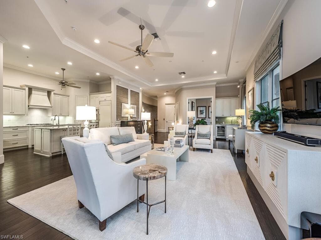 2314 Tradition WAY 201 NAPLES, FL 34105