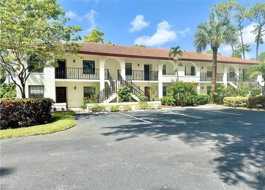 905 AUGUSTA BLVD NAPLES, FL 34113