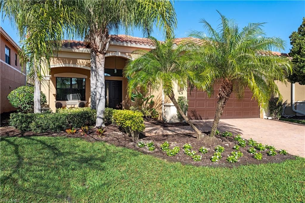 3487 Pacific DR NAPLES, FL 34119