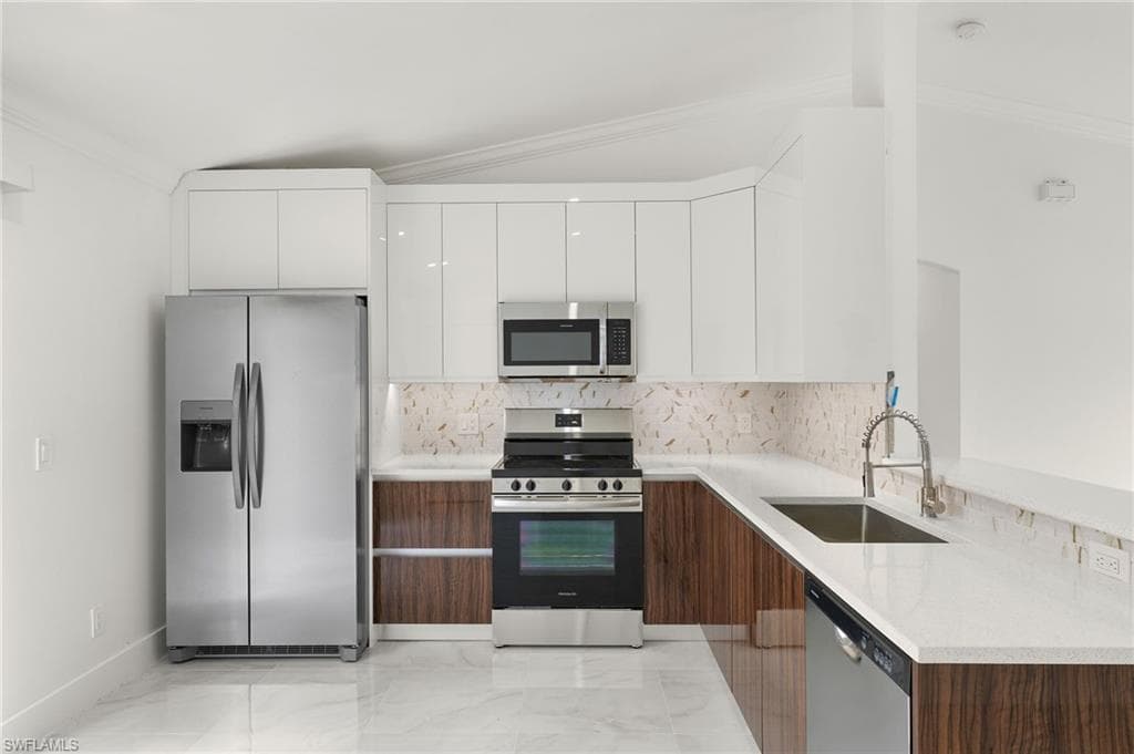 3821 10th AVE NE NAPLES, FL 34120