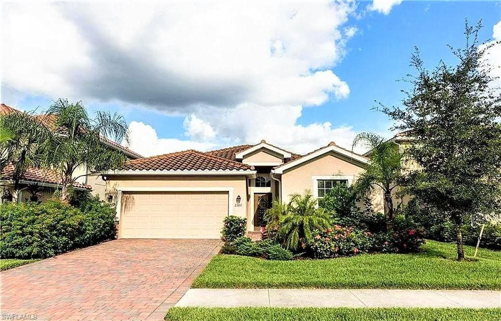 2382 Heydon CIR E NAPLES, FL 34120