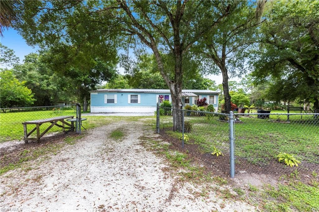 3180 Packinghouse RD ALVA, FL 33920