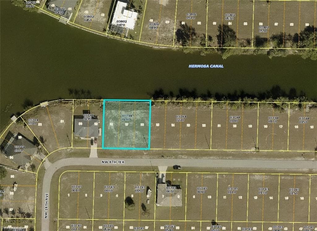 1721 NW 8th TER CAPE CORAL, FL 33993