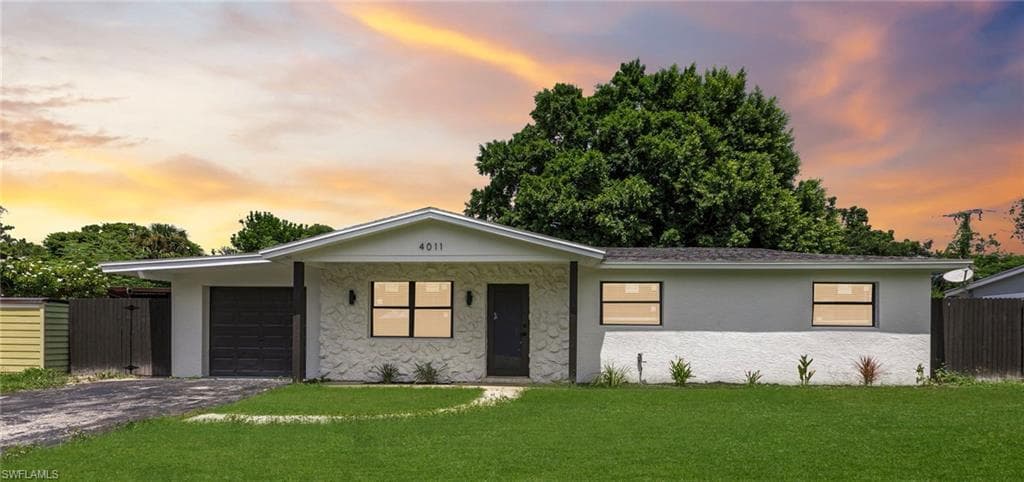 4011 Coconut CIR N NAPLES, FL 34104