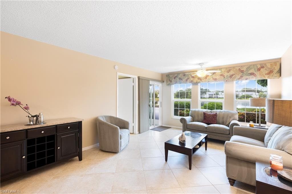 1708 Kings Lake BLVD 101 NAPLES, FL 34112