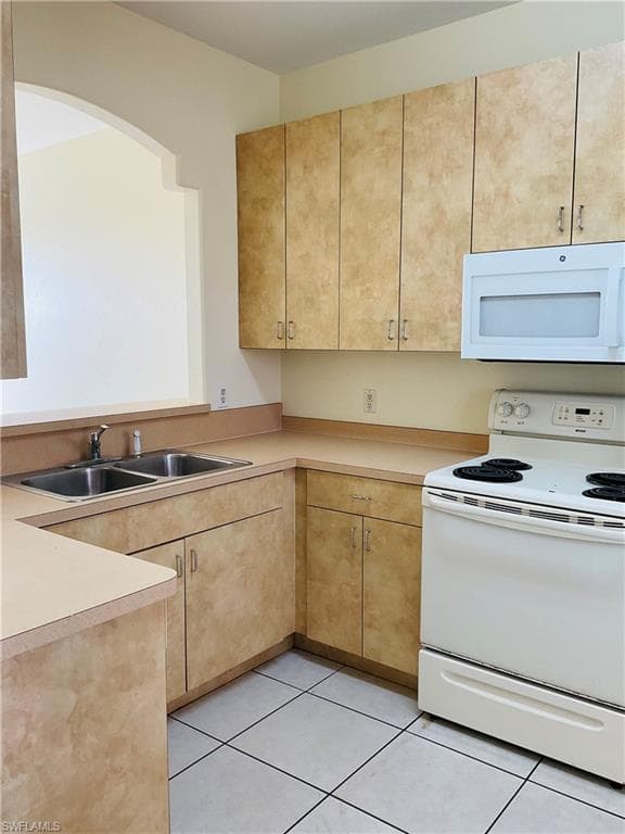 1126 SW 47th TER 203 CAPE CORAL, FL 33914