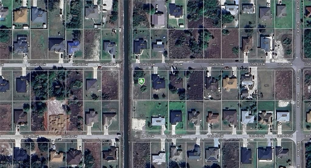3917 17th ST SW LEHIGH ACRES, FL 33976