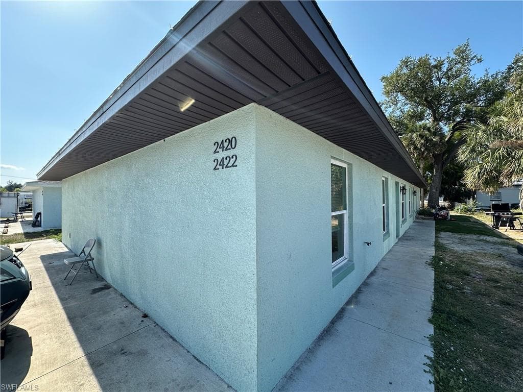 2420 Linhart AVE FORT MYERS, FL 33901